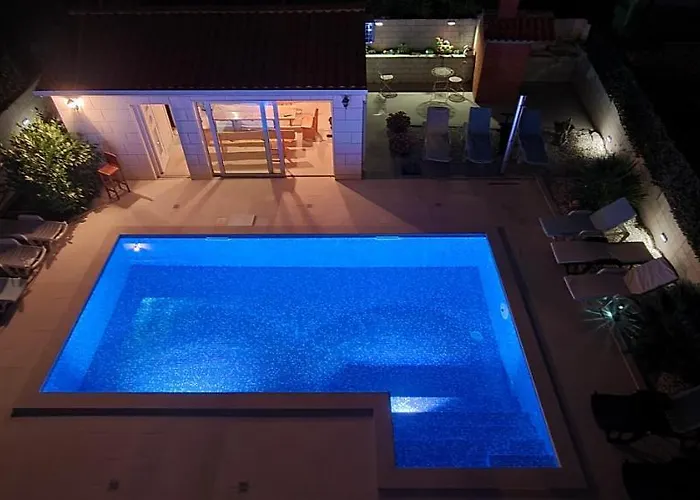 Apartman Maestral 1 *