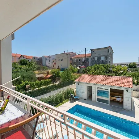 Apartman Maestral 1 *