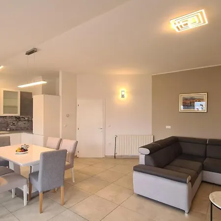 Apartamento Apartman Maestral 1 *